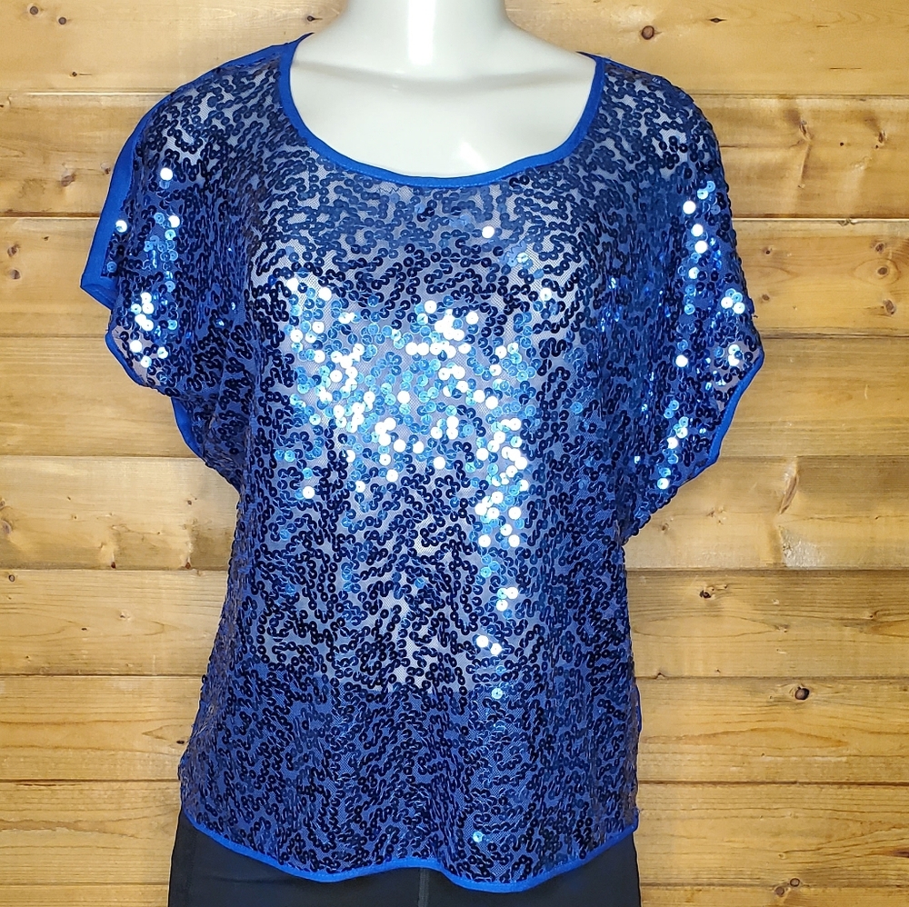 ❤️ XXI Top blue sequins short sleeve